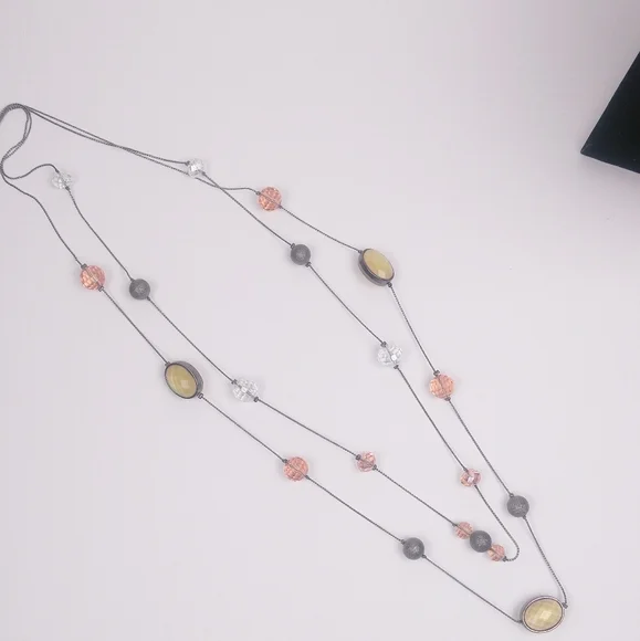 NY Crystal and Metal Beads Necklace. - Picture 4 of 4